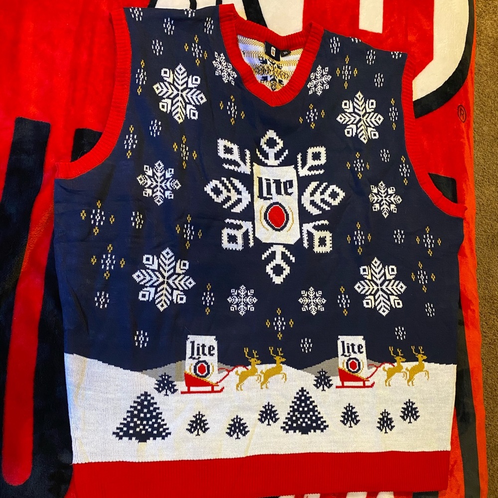 ❌⭕️❌⭕️miller lite christmas sweater.